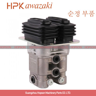 Sany Zawór hydrauliczny sterowany nożnie do koparki SY335 SY365 SY465